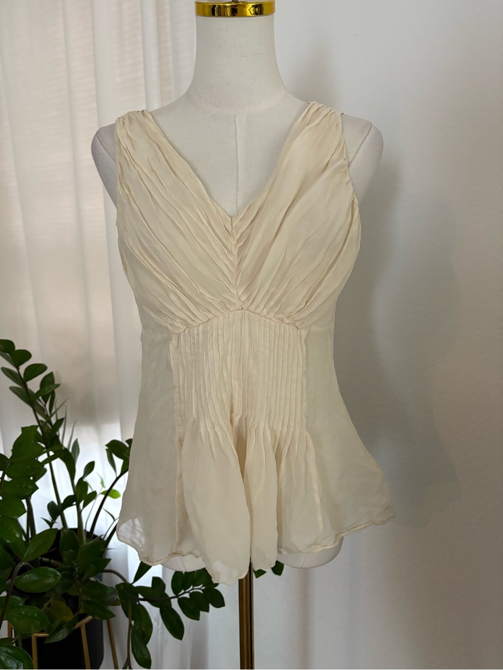 DKNY Cream Pleated V-Neck Sleeveless Camisole